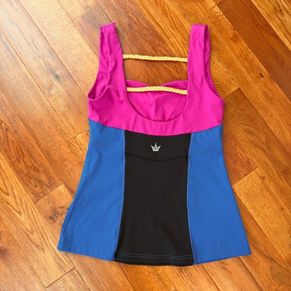 Crowned Athletics Snow Sister Princess Athletic Set Size M - Picture 3 of 15